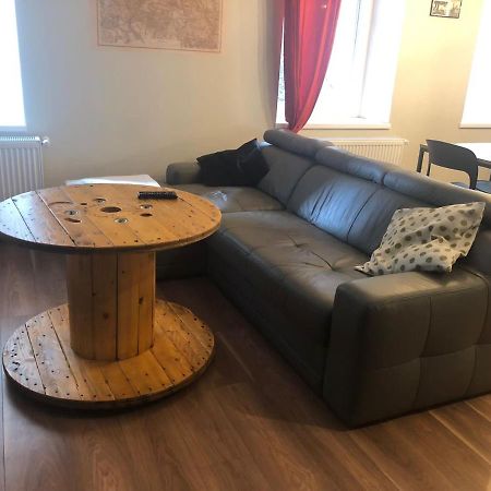Apartament Srodmiescie 1 Sypialnia Oraz 1 Salon Walbrzych Luaran gambar