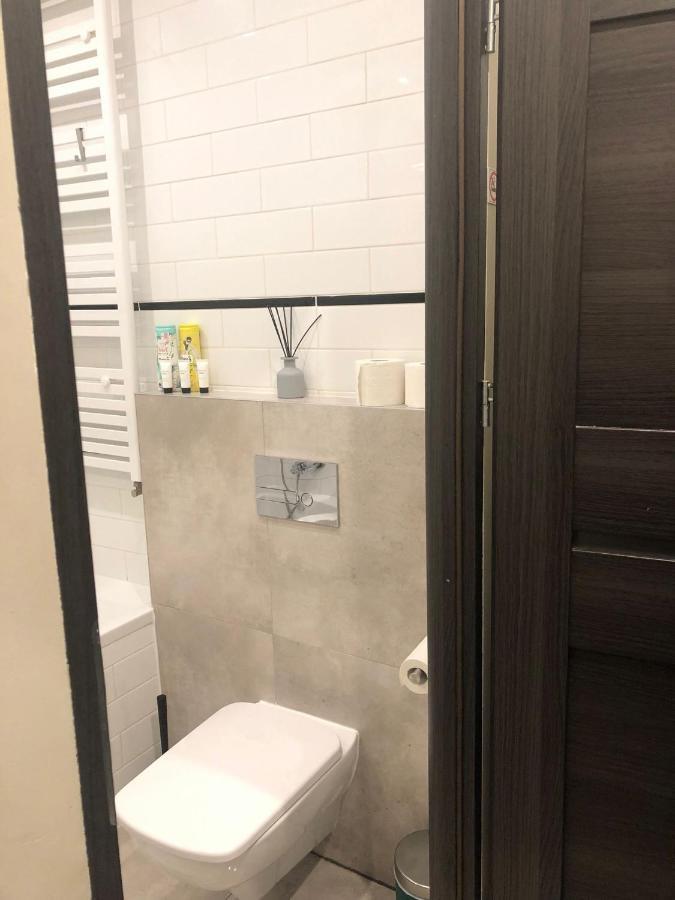 Apartament Srodmiescie 1 Sypialnia Oraz 1 Salon Walbrzych Luaran gambar