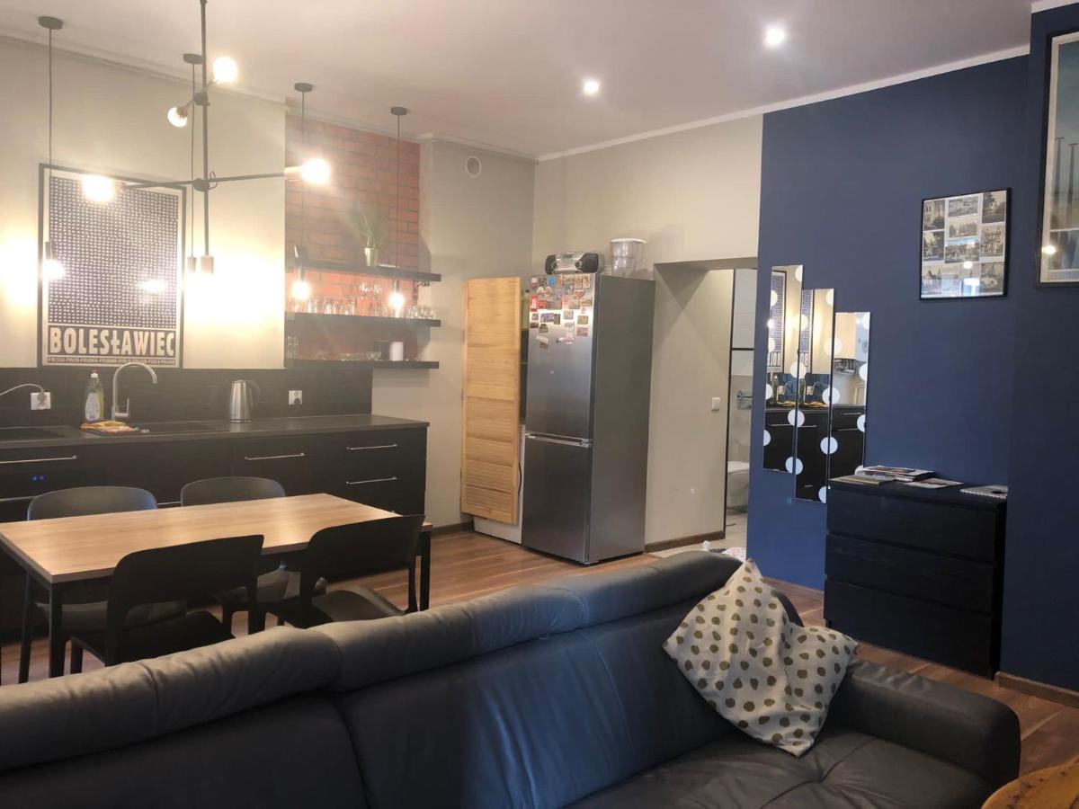Apartament Srodmiescie 1 Sypialnia Oraz 1 Salon Walbrzych Luaran gambar