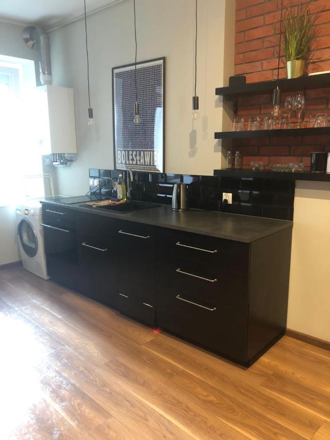 Apartament Srodmiescie 1 Sypialnia Oraz 1 Salon Walbrzych Luaran gambar