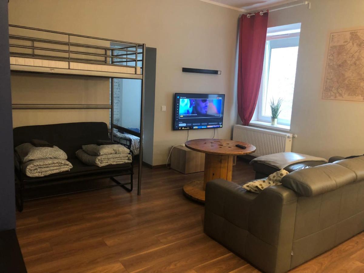 Apartament Srodmiescie 1 Sypialnia Oraz 1 Salon Walbrzych Luaran gambar