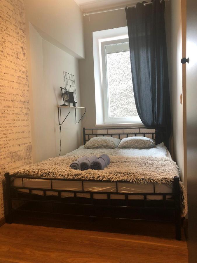 Apartament Srodmiescie 1 Sypialnia Oraz 1 Salon Walbrzych Luaran gambar